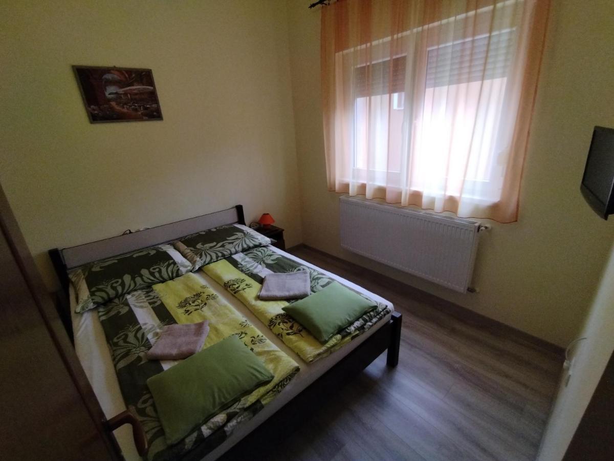 Kurucz Vendégház Hajdúszoboszló Extérieur photo