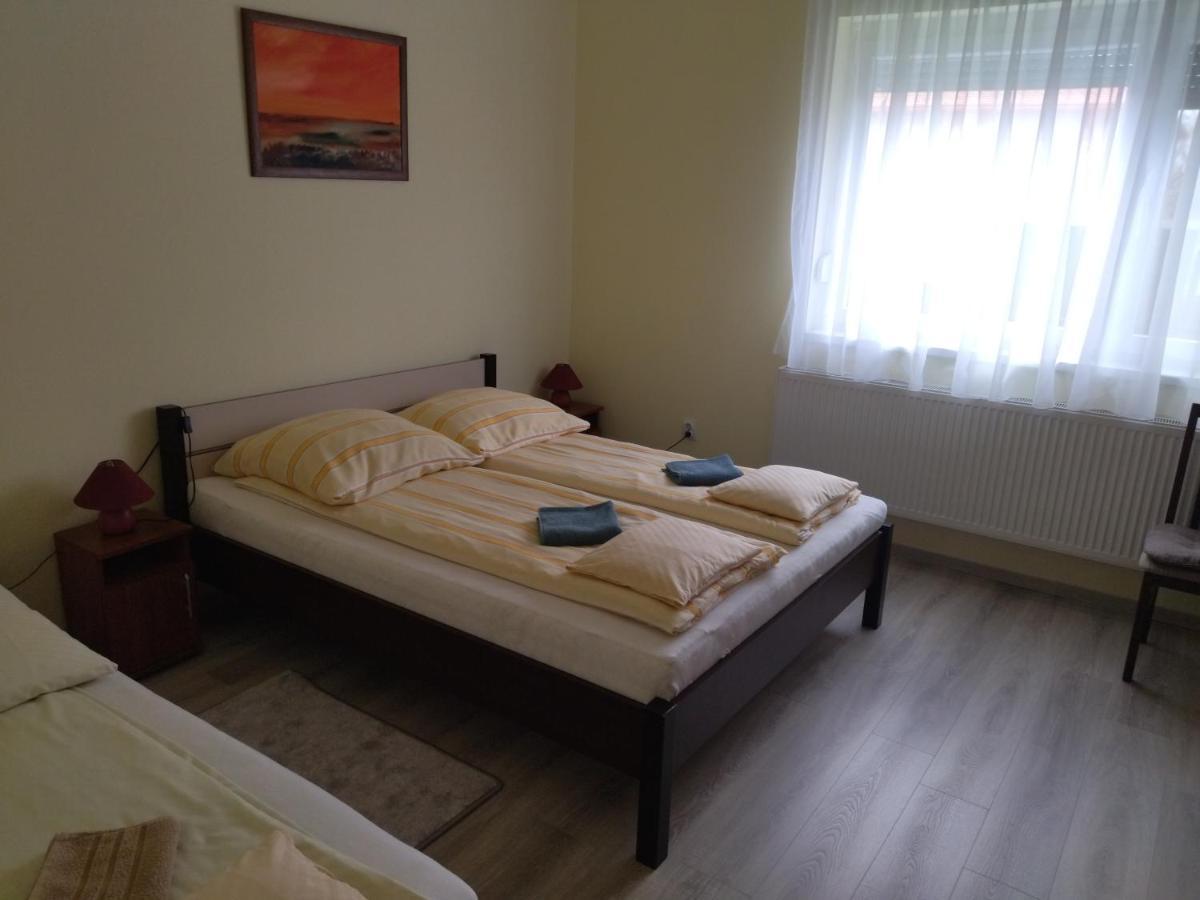 Kurucz Vendégház Hajdúszoboszló Extérieur photo