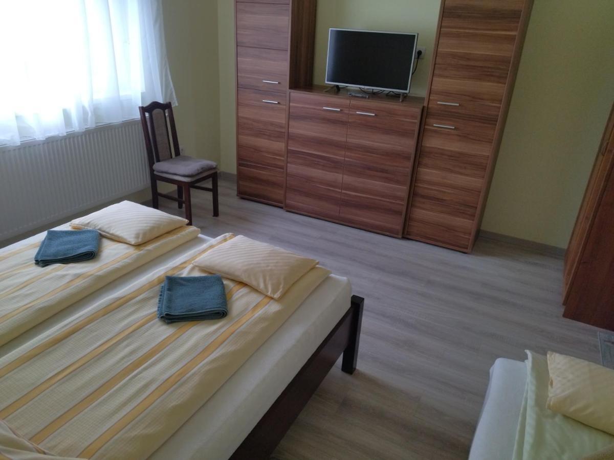 Kurucz Vendégház Hajdúszoboszló Extérieur photo